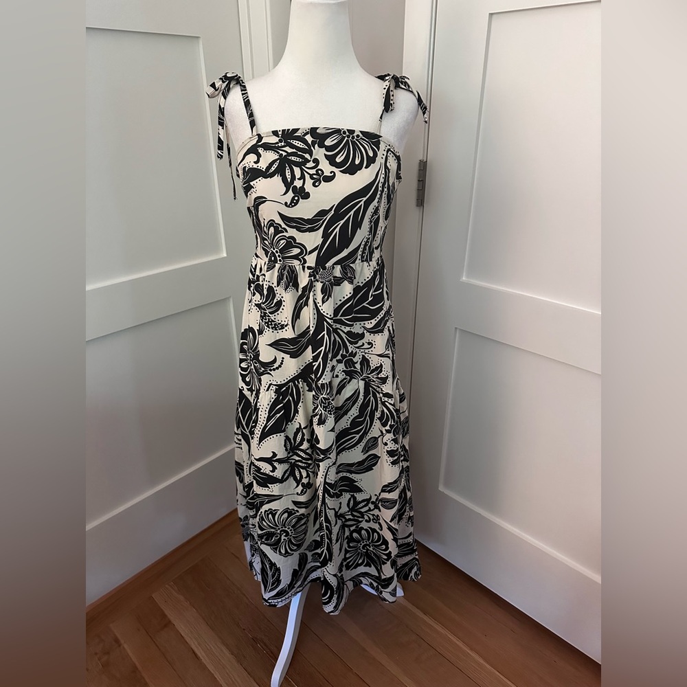 NWOT Who What Wear size XS black and off white floral high low hem sundress